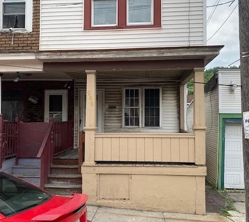 208 W Patterson St