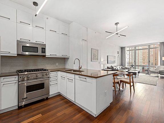 2nd image of 333 E 91st St APT 10B