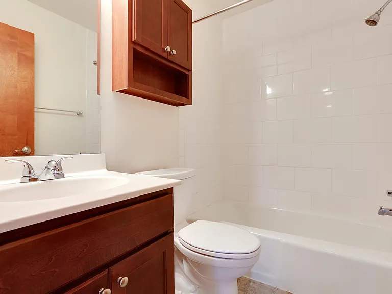 1122 Como Ave SE — Photo 8