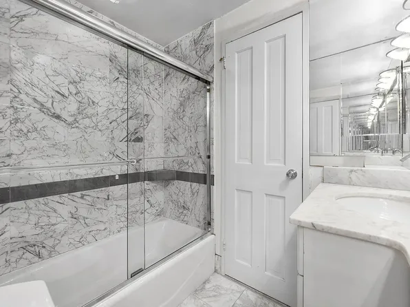 50 Lexington Avenue image 7 of 12