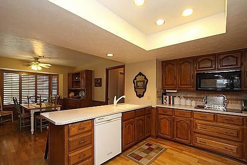 3rd image of 1206 Coventry Ln