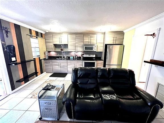 5th image of 30 S J St APT 9