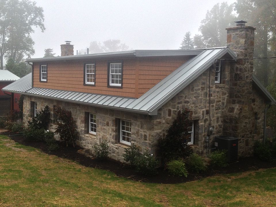 2nd image of 15 Hickory Ln