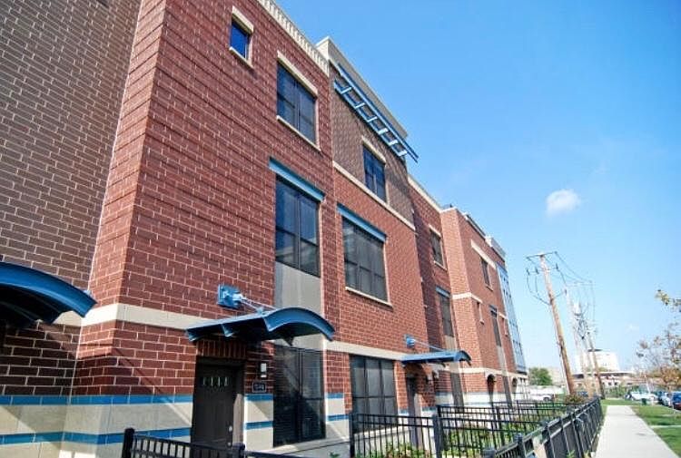 1st image of 1146 N Hudson Ave #103