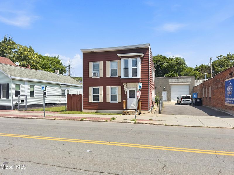3rd image of 454 5th Avenue