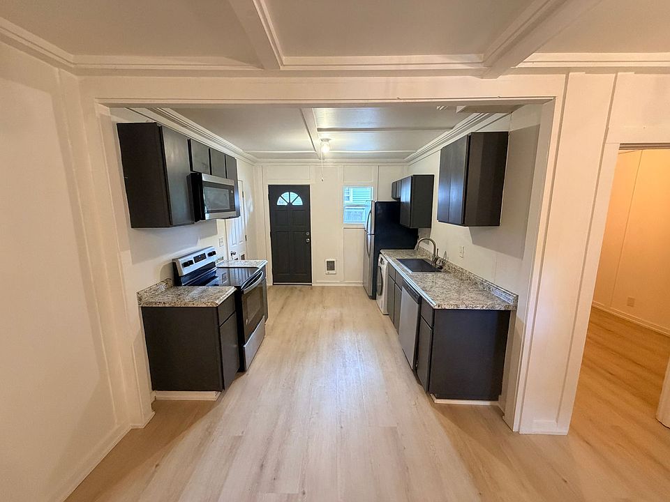 1st image of 585 Highland Ave NE #0