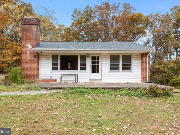 203 Jenny Wren Dr, Front Royal, VA 22630