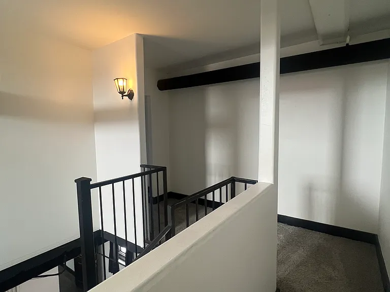 917 E Douglas Ave #B — Photo 7