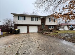 366 Loma Dr, Forsyth, IL 62535