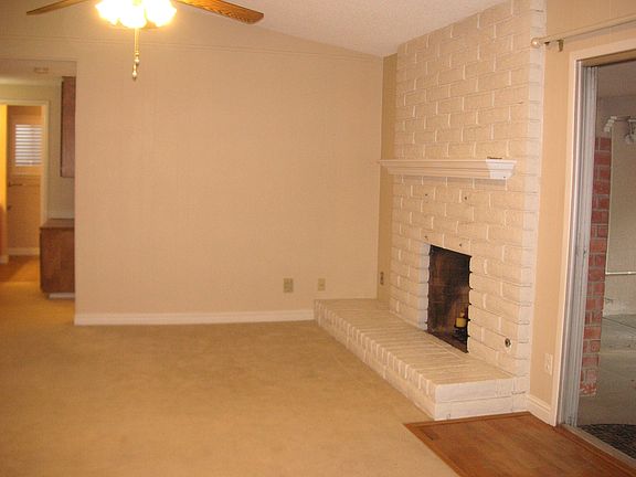 4th image of 6683 N Nantucket Ave