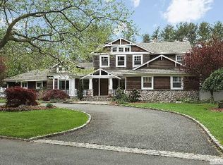 115 Buttercup Ln, Huntington, NY 11743