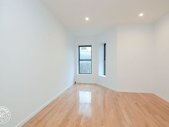 4th image of 738 Washington Ave APT 3B