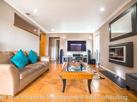 5th image of 1025 Fulton Ave