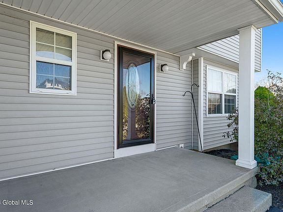2nd image of 122 Horizon Blvd