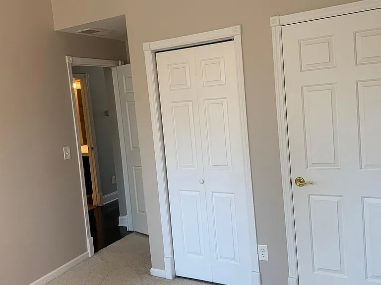 2124 Fulton Ave #8 — Photo 5
