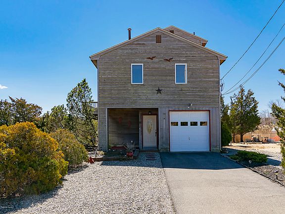 2nd image of 102 Clearwater Dr