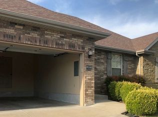 3143 W Melbourne St, Springfield, MO 65810