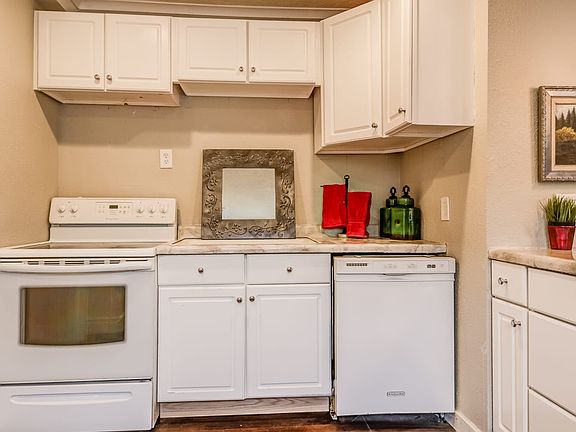 5th image of 1172 W Girard Ave