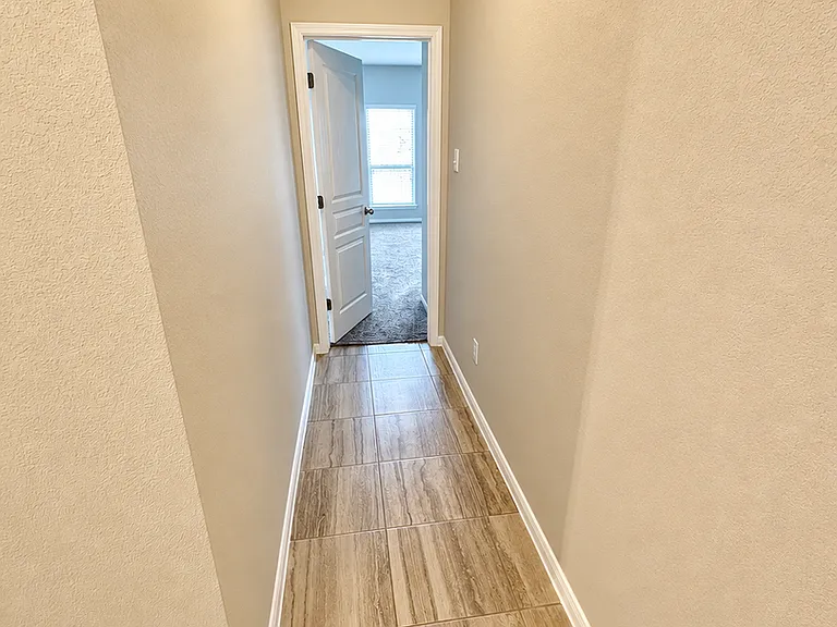 703 Dunford Dr — Photo 5