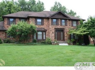 3840 Spanish Oaks Dr, West Bloomfield, MI 48323