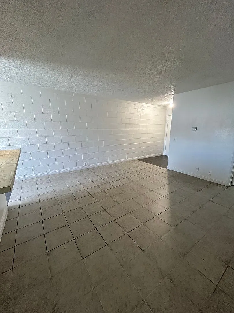 3841 Hazelwood St — Photo 3