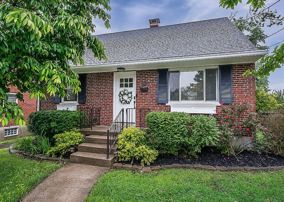 1st image of 2656 Van Deren Dr
