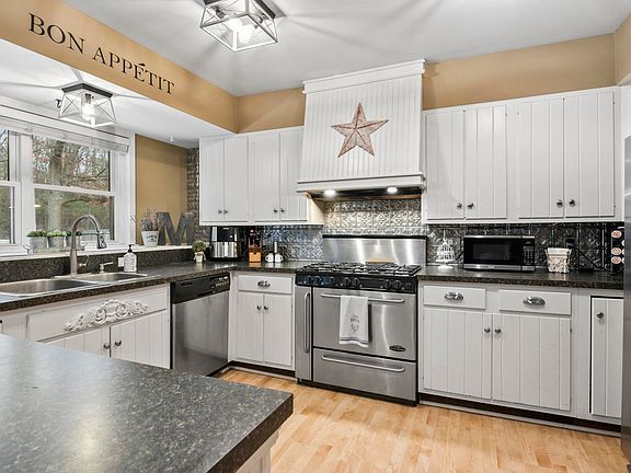 3rd image of 3415 Tibbets Dr