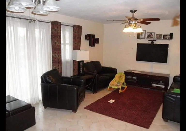 4 Albert Ct — Photo 3