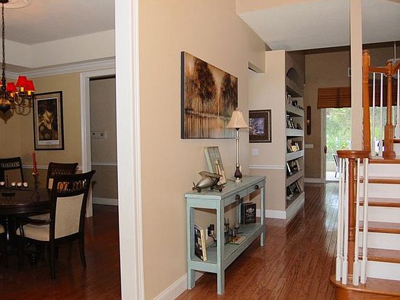 4th image of 326 Forest Haven Dr