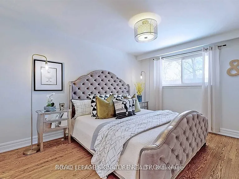 17 Baroness Cres #UPPER — Photo 17