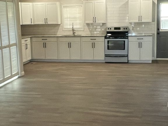 3rd image of 666 Brattontown Cir