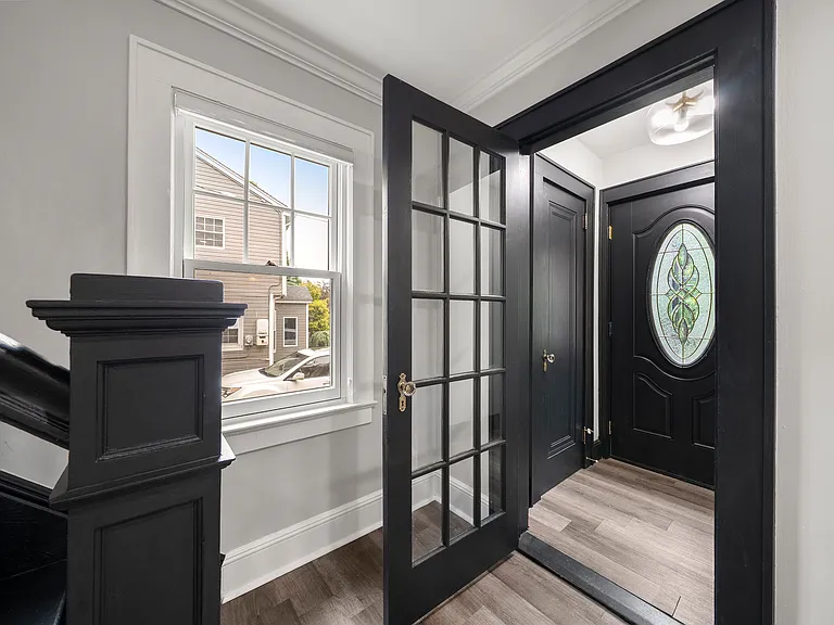 243 Jefferson Ave — Photo 3