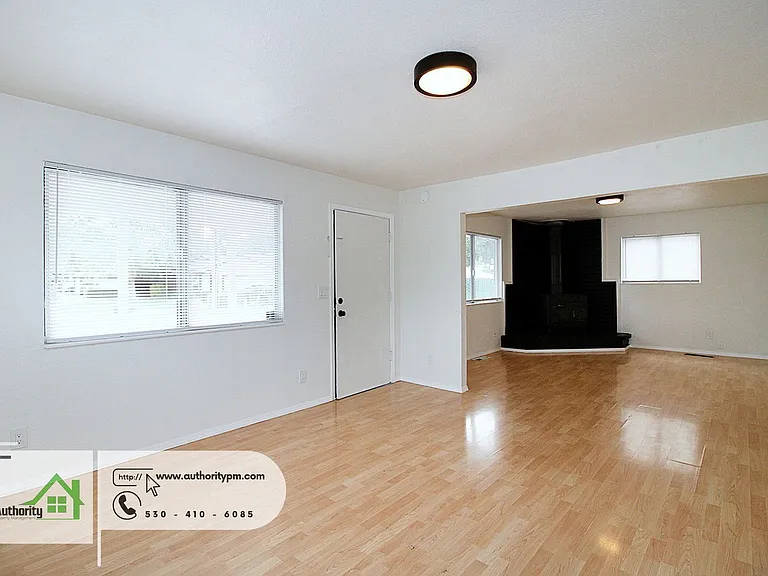 1824 Heller Ln — Photo 7