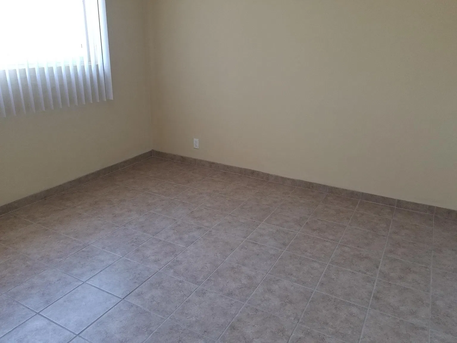 2 bed, 900 sqft, $2,300 — Photo 4