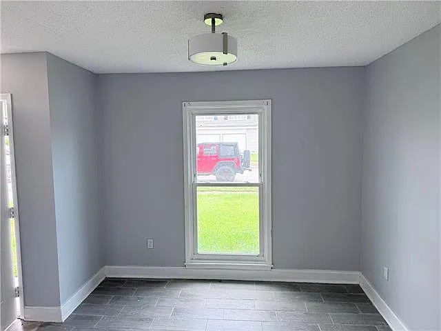 4 bed, 2.0 bath, 1750 sqft, $2,200 — Photo 4