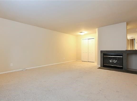 2nd image of 150 Stone Mdw