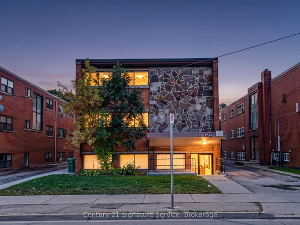 1254 Fennell Ave E, Hamilton, ON L8T 1T4