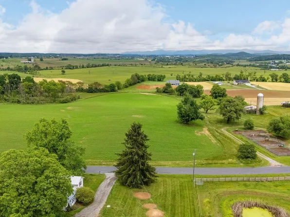 668 Churchmans Mill Rd, Stuarts Draft, VA 24477