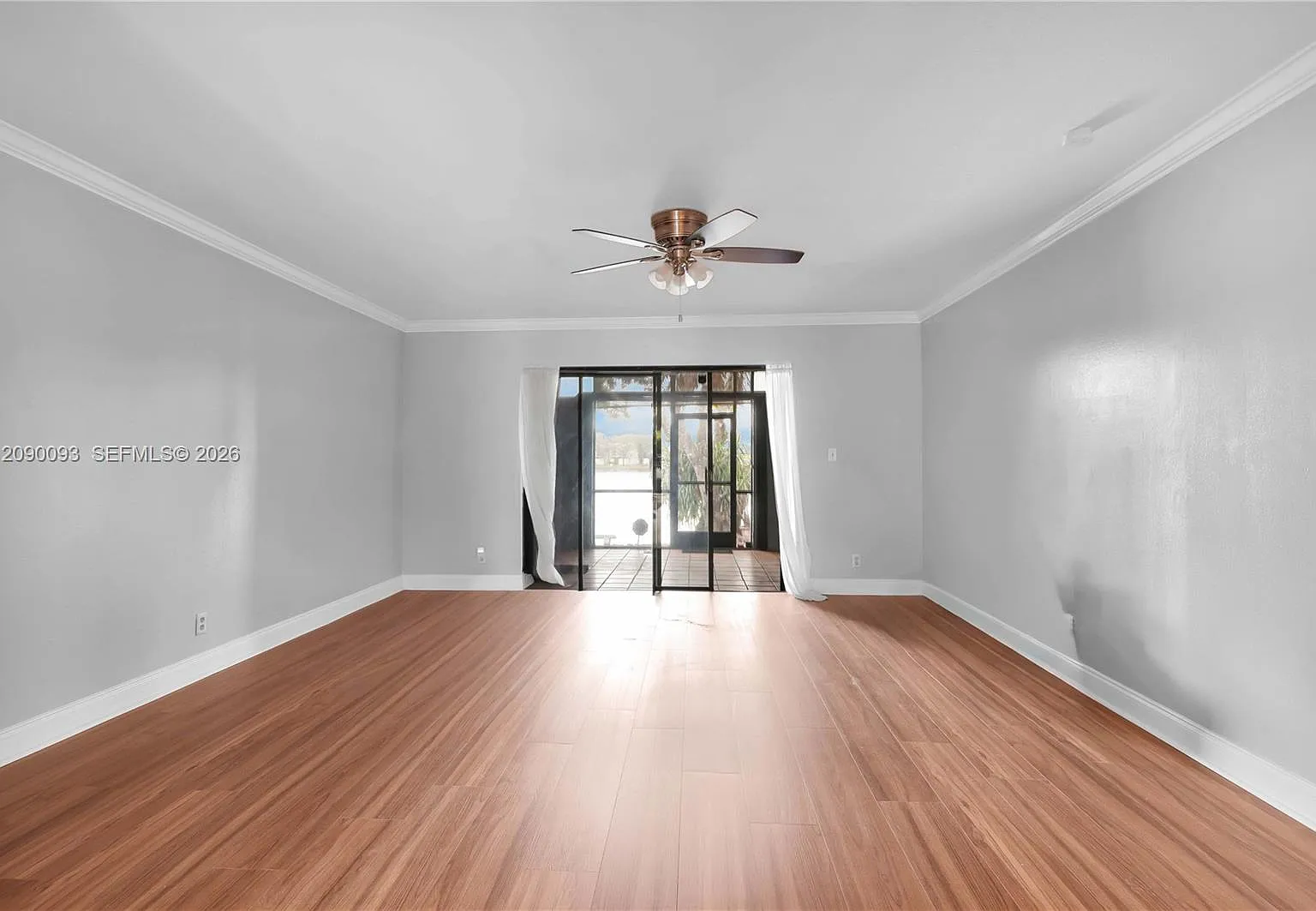 Westview Condominium No T — Photo 4
