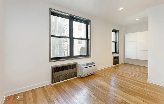 Rented by CORE | media 8