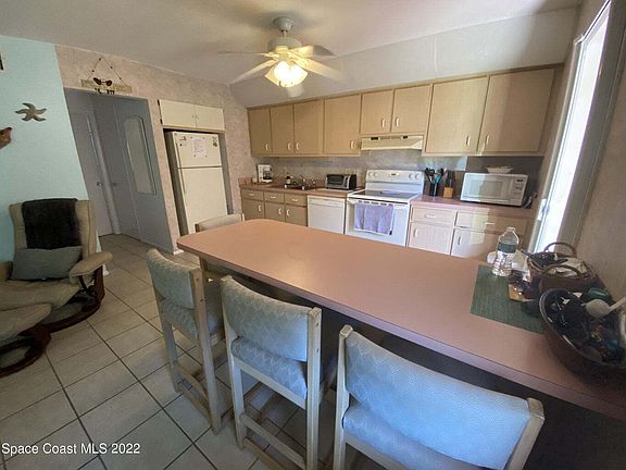 2nd image of 610 Jefferson Ave #1-2-1