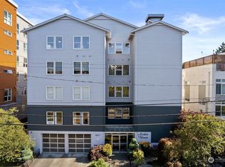 3271 SW Avalon Way APT 101, Seattle, WA 98126