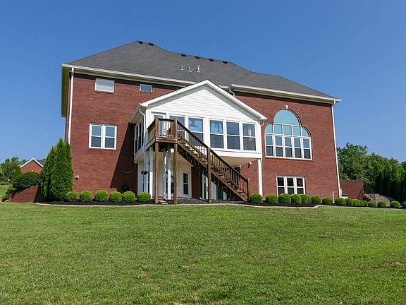 5th image of 332 Willow Wood Dr