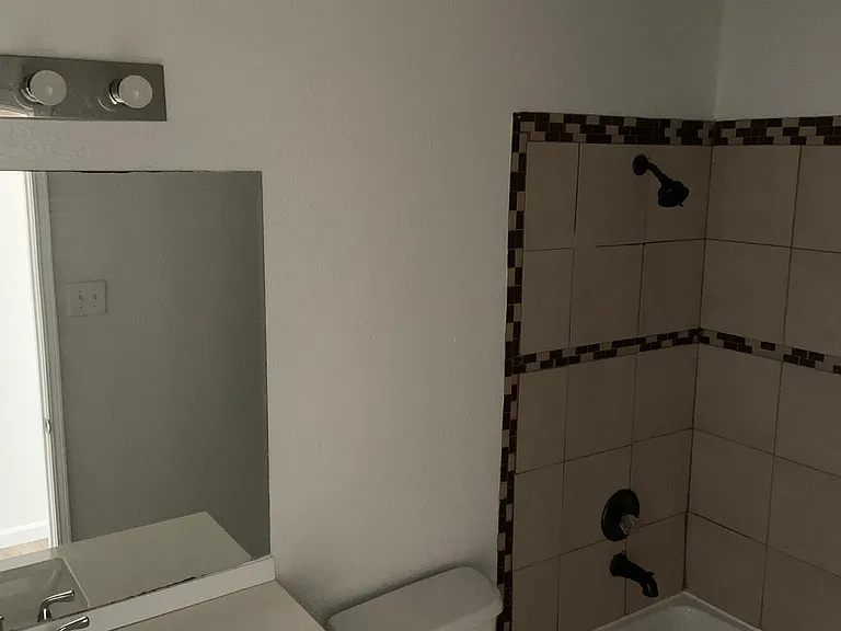 2410 Grasslands Dr — Photo 21