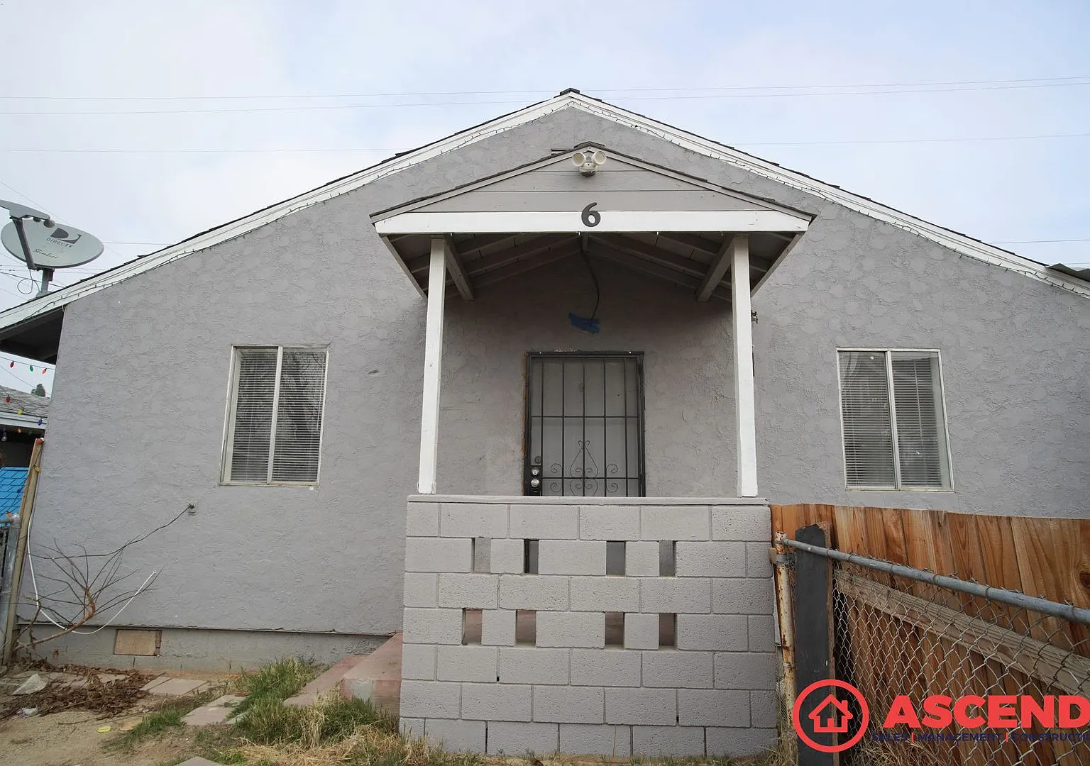214 Beardsley Ave — Photo 2