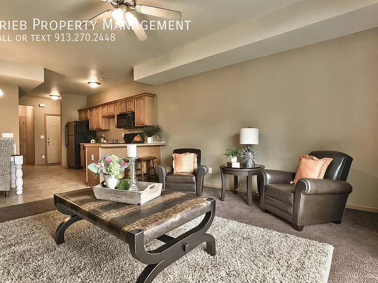 824 Woodson Ct — Photo 4