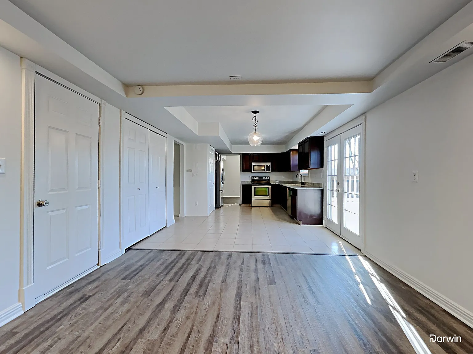 4 bed, 2.5 bath, 2022 sqft, $2,330 — Photo 4