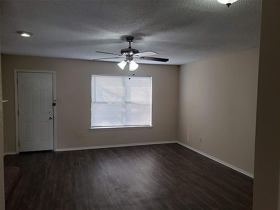 3rd image of 936 Southmoor Dr Unit 942