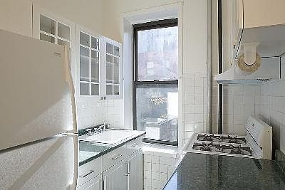 1st image of 327 E 3rd St APT 1D