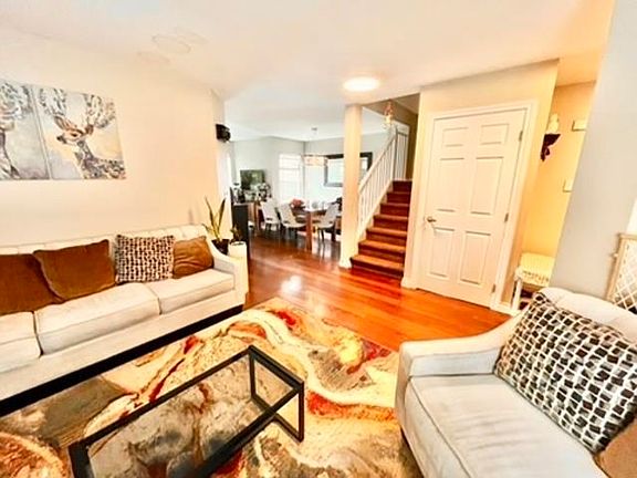 5th image of 13900 Hyland Rd #208